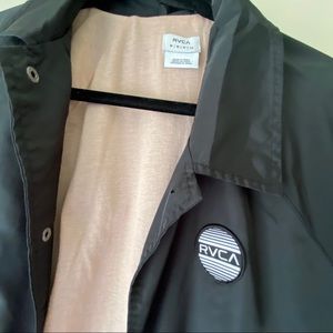 RVCA lightweight logo jacket BLACK